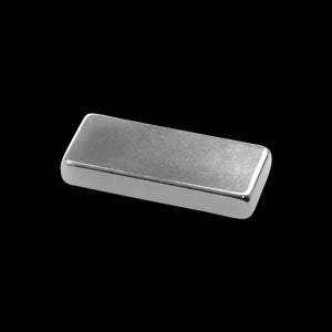 Yves Swiss Tiger-Eye Magnet