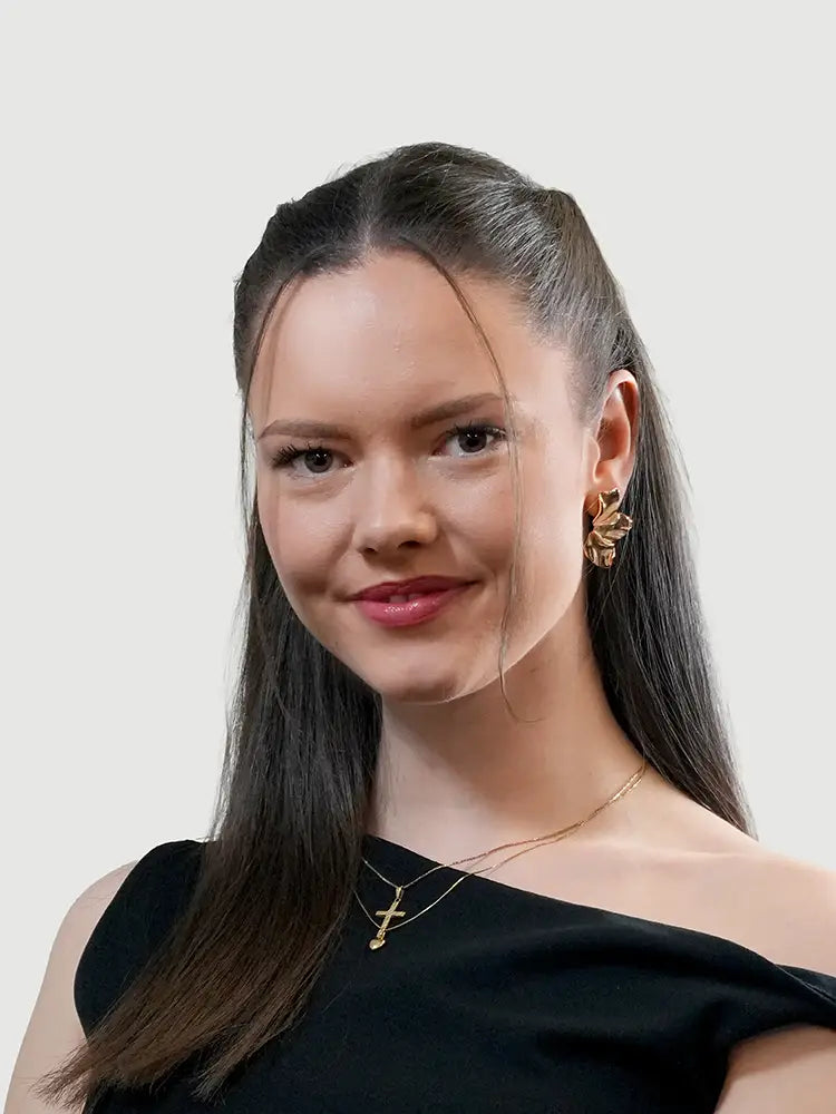Sabrina a9bded2e-8214-4978-be34-56acd991336f